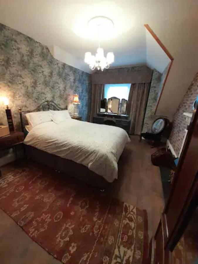 The Attic Apartment At Number 54 Ilfracombe Extérieur photo